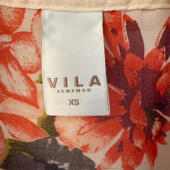 VILA Women's Sheer Floral Blouse - Cream, Red, and Green - Picture 6 of 8